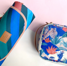 Load image into Gallery viewer, The Somewhere Co - Lunch Case "Peruvian Dusk"